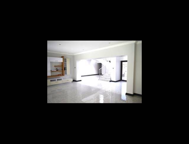 4 BEDROOM HOUSE FOR SALE IN HELDERWYK